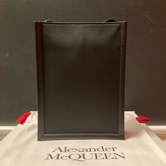 ALEXANDER McQUEEN Graffiti Edge Mini Crossbody Bag in Black/Off White - Picture 5 of 7